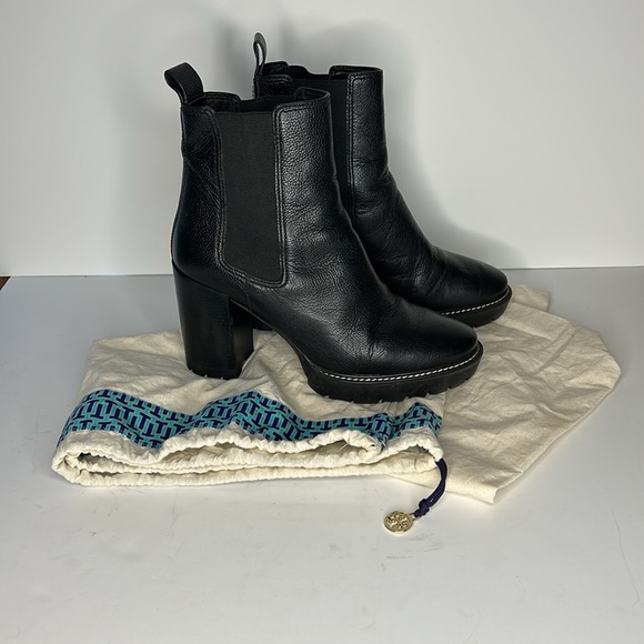 Tory Burch Carson Lug Sole Ankle Boots with Dustbag - Picture 2 of 16